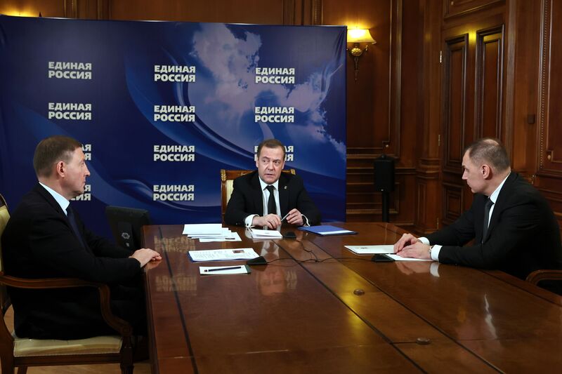 Зампред Совбеза Дмитрий Медведев провел встречу с главой Республики Марий Эл Юрием Зайцевым