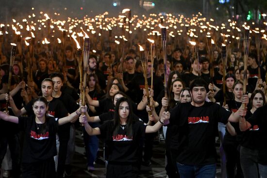 Факельное шествие в память о погибших в Османской империи армянах