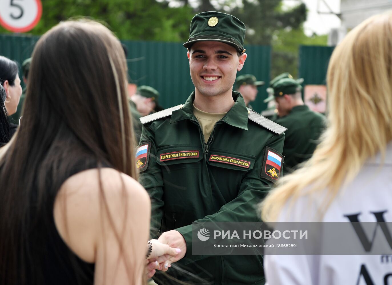 Отправка призывников на службу в ВС РФ