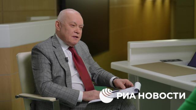 Матвиенко: "Российские власти не собираются закрывать страну и запрещать гражданам ездить по миру"