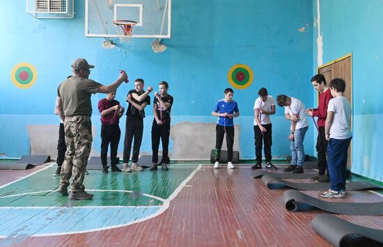 Обучение школьников в Харьковской области оказанию первой медпомощи