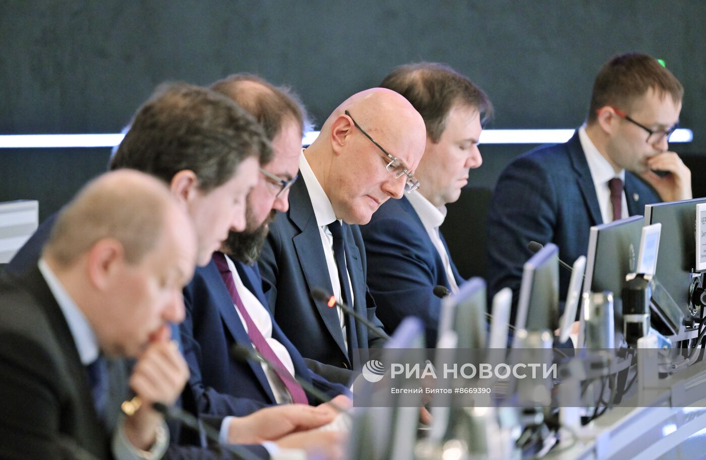Вице-премьер Д. Чернышенко провел совещание по подготовке к конференции ЦИПР-2024