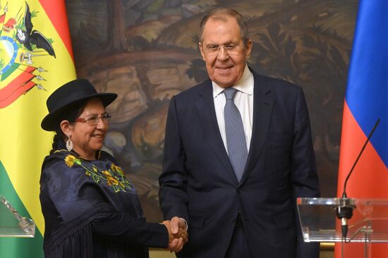 Переговоры министров иностранных дел РФ и Боливии С. Лаврова и С. Сосы Лунды