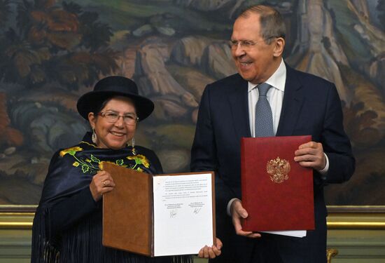 Переговоры министров иностранных дел РФ и Боливии С. Лаврова и С. Сосы Лунды