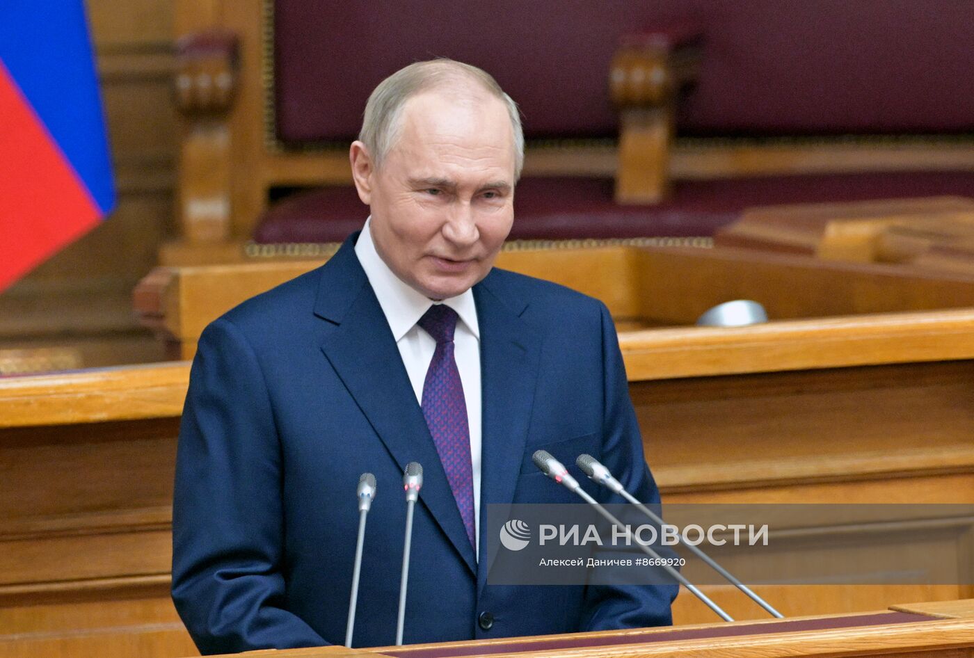 Президент Владимир Путин принял участие в заседании Совета законодателей РФ