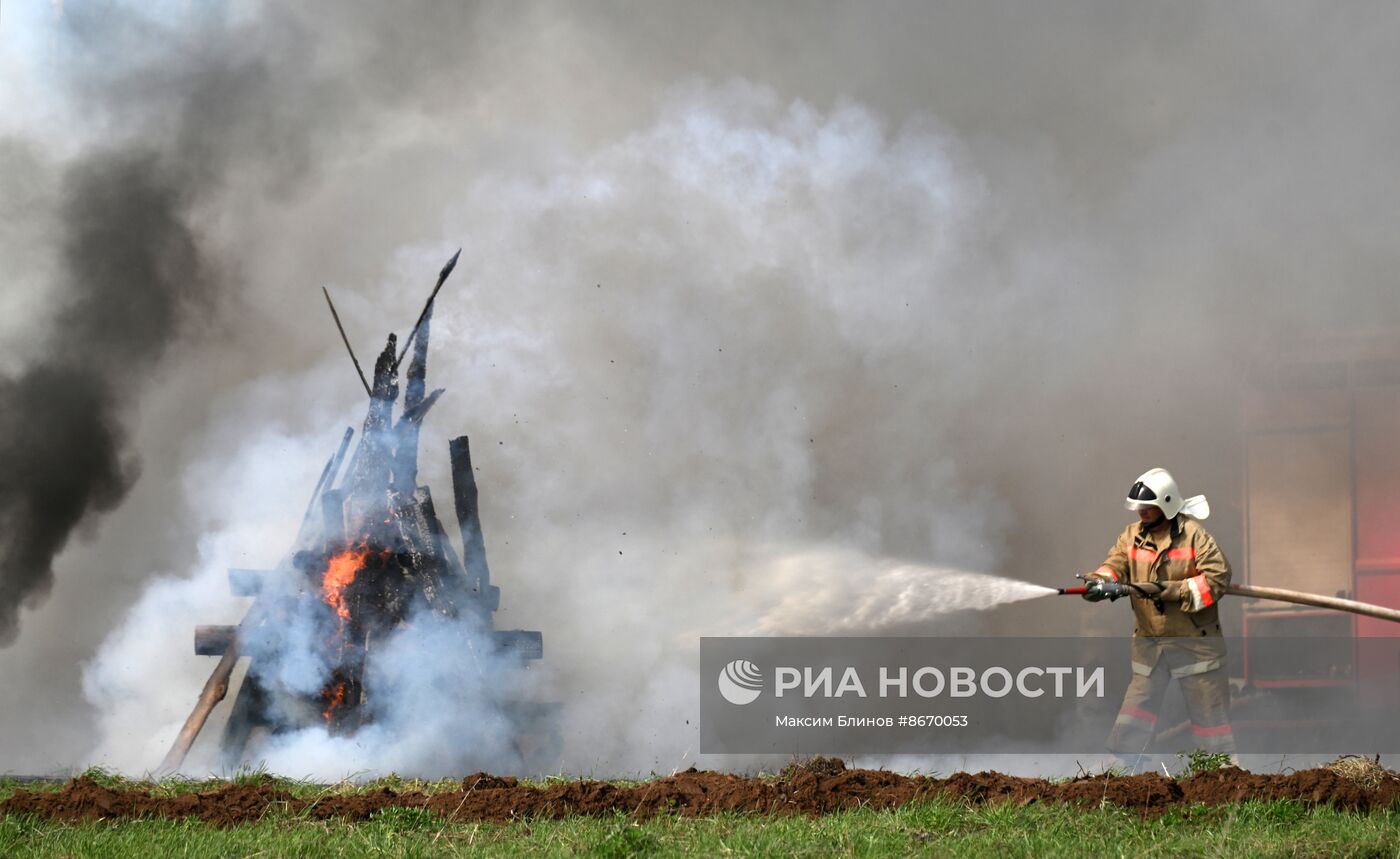 Учения МЧС по подготовке к пожароопасному сезону 