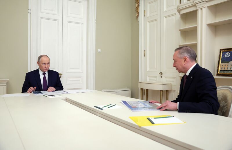 Президент Владимир Путин провел рабочую встречу с губернатором Санкт-Петербурга Александром Бегловым