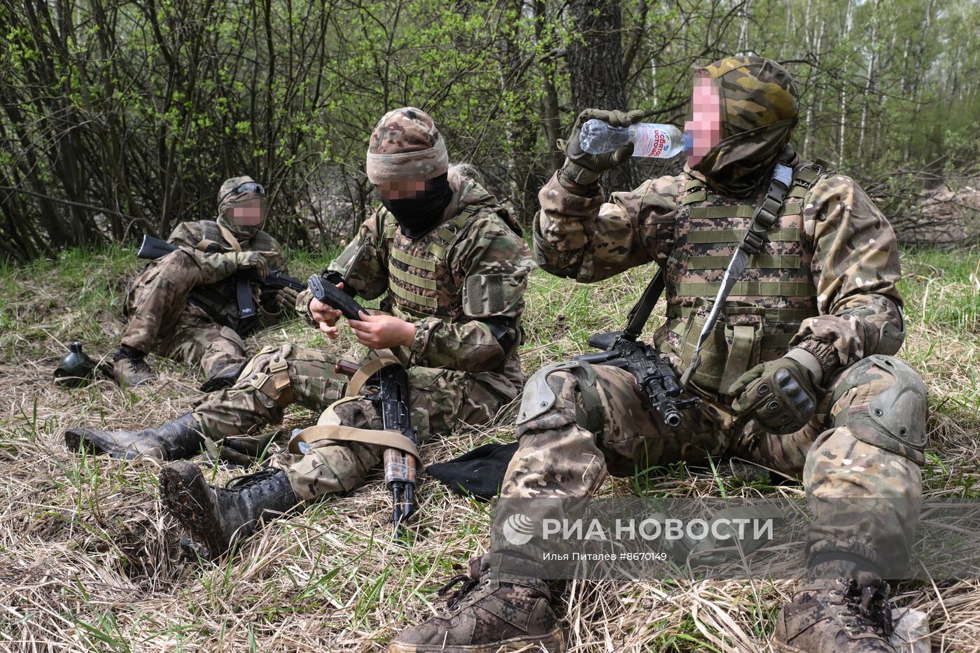 Занятия на курсах ЦСТ НВП  "Рокот" для добровольцев и контрактников