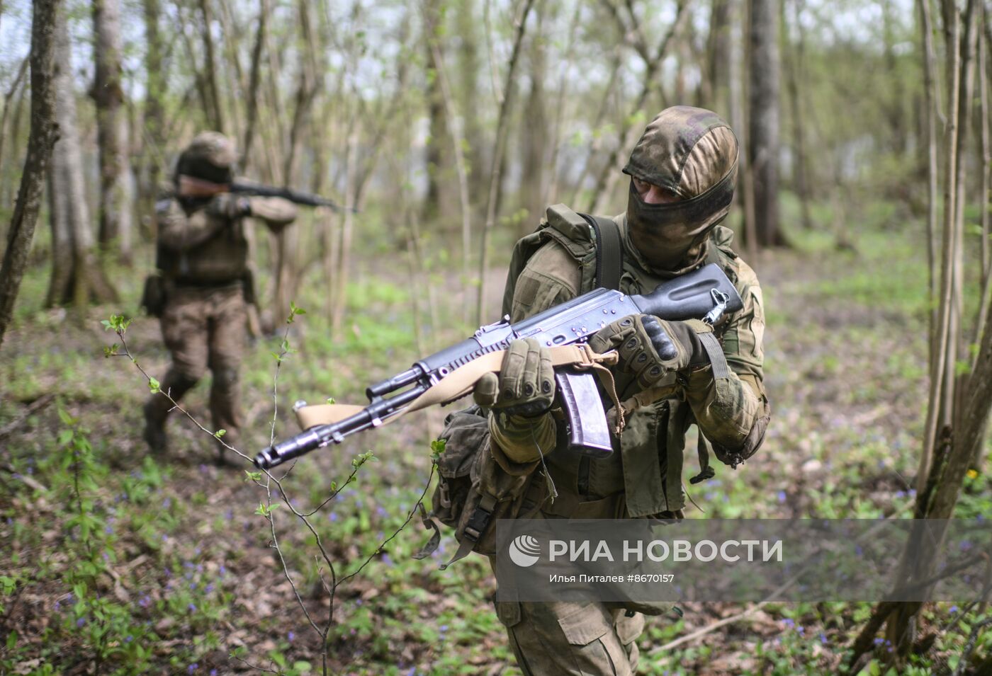 Занятия на курсах ЦСТ НВП  "Рокот" для добровольцев и контрактников