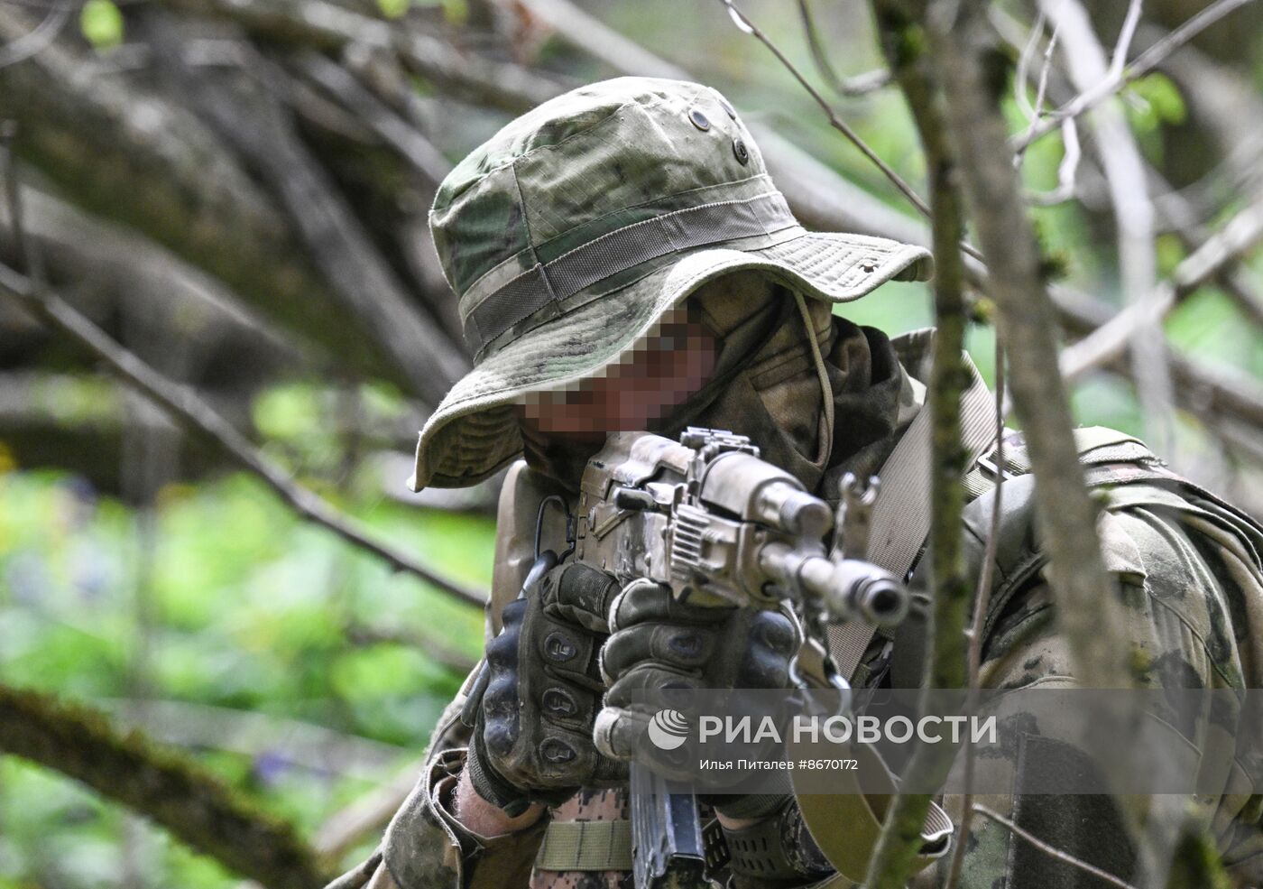 Занятия на курсах ЦСТ НВП  "Рокот" для добровольцев и контрактников