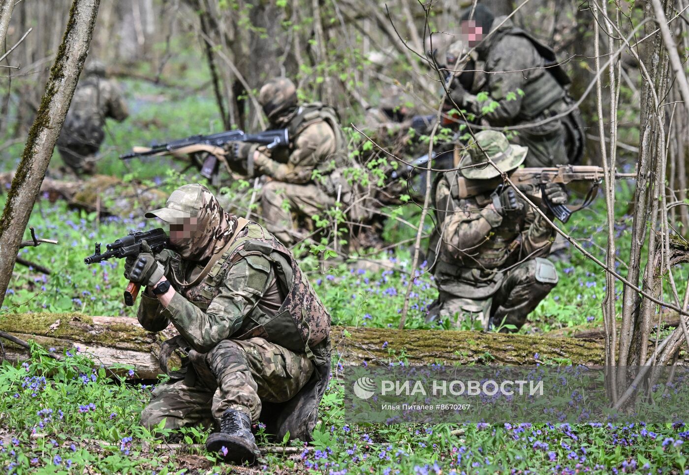 Занятия на курсах ЦСТ НВП  "Рокот" для добровольцев и контрактников