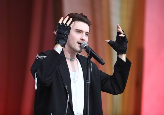 Выставка "Россия". Сольный концерт артиста АЙВАН