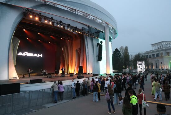 Выставка "Россия". Сольный концерт артиста АЙВАН