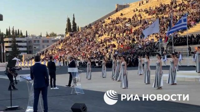 Передача Олимпийского огня Оргкомитету "Париж-2024" в Афинах