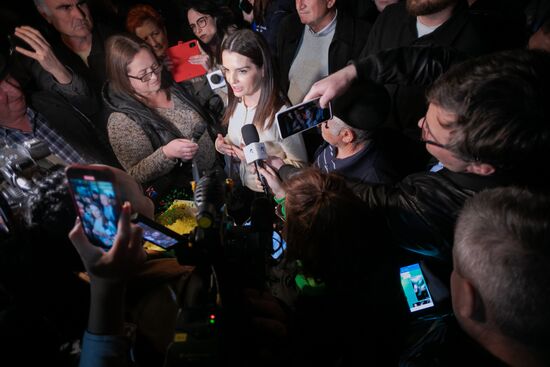 Встреча главы Гагаузии Евгении Гуцул в аэропорту Кишинева