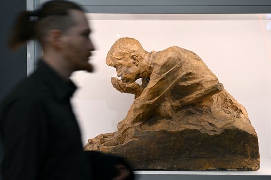 Выставка "Лоик. Скульптура войны и мира" в Музее Победы