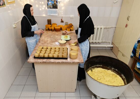 Подготовка к Пасхе в Введенском женском монастыре