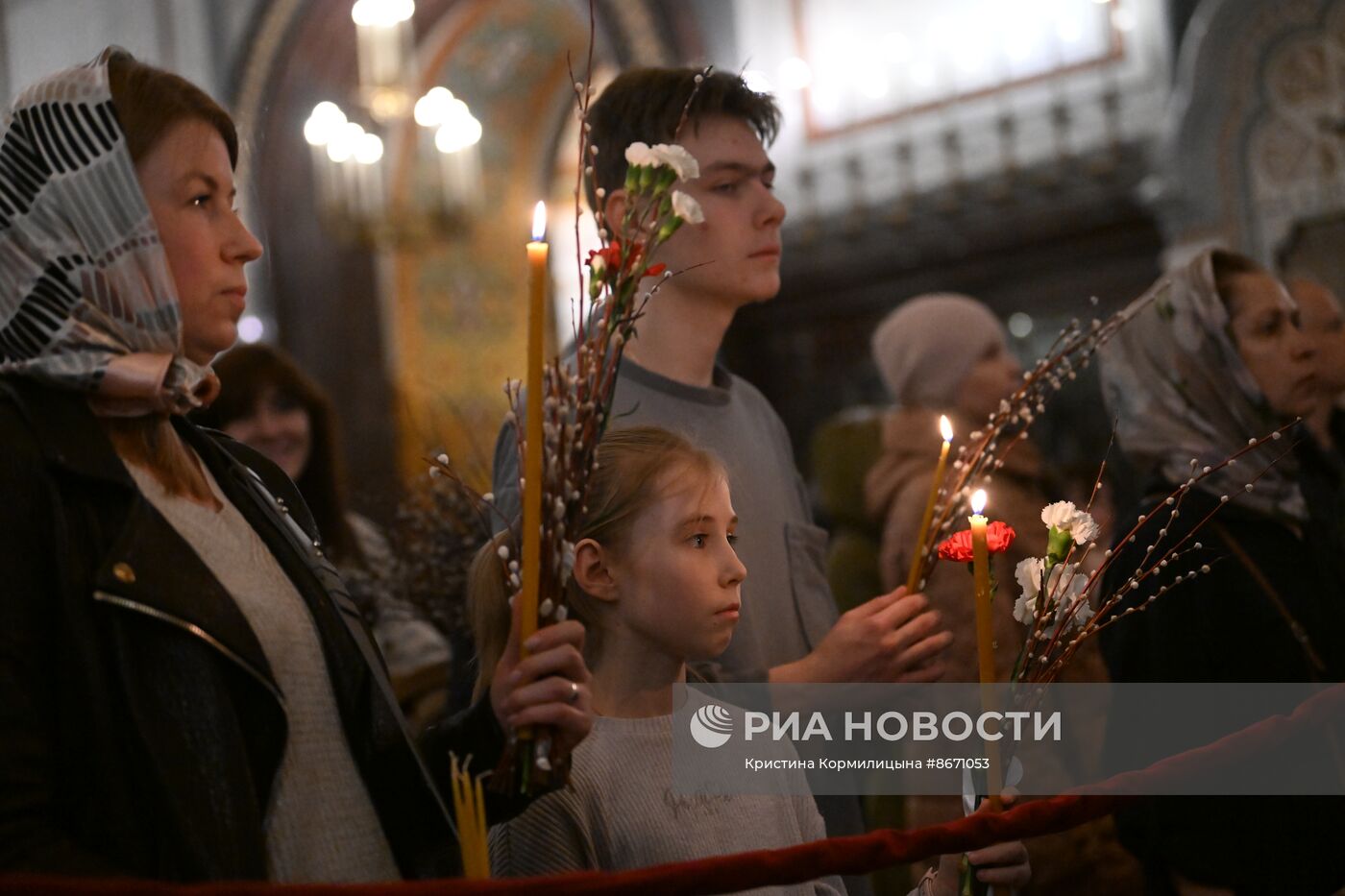 Освящение верб накануне Вербного воскресенья