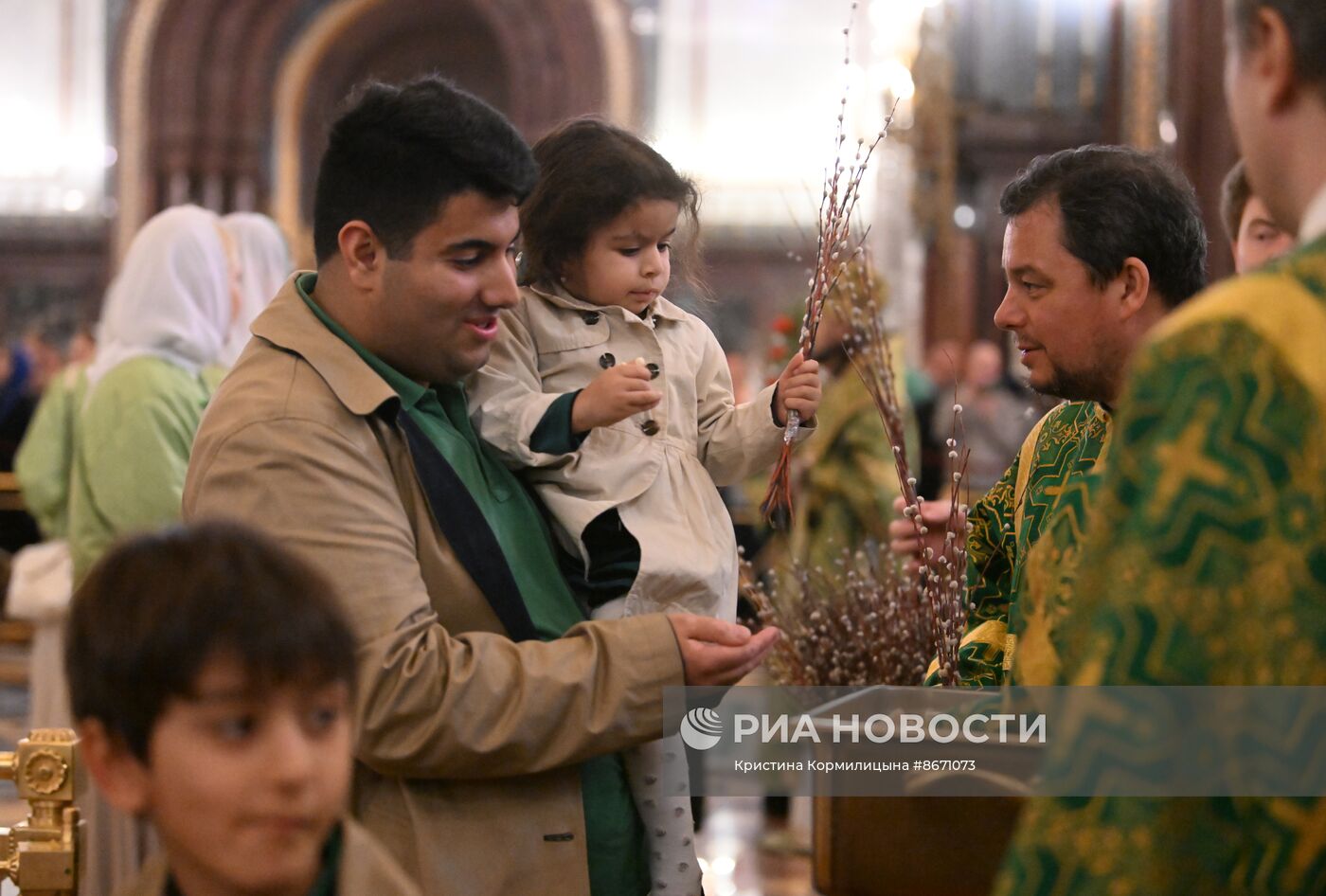 Освящение верб накануне Вербного воскресенья