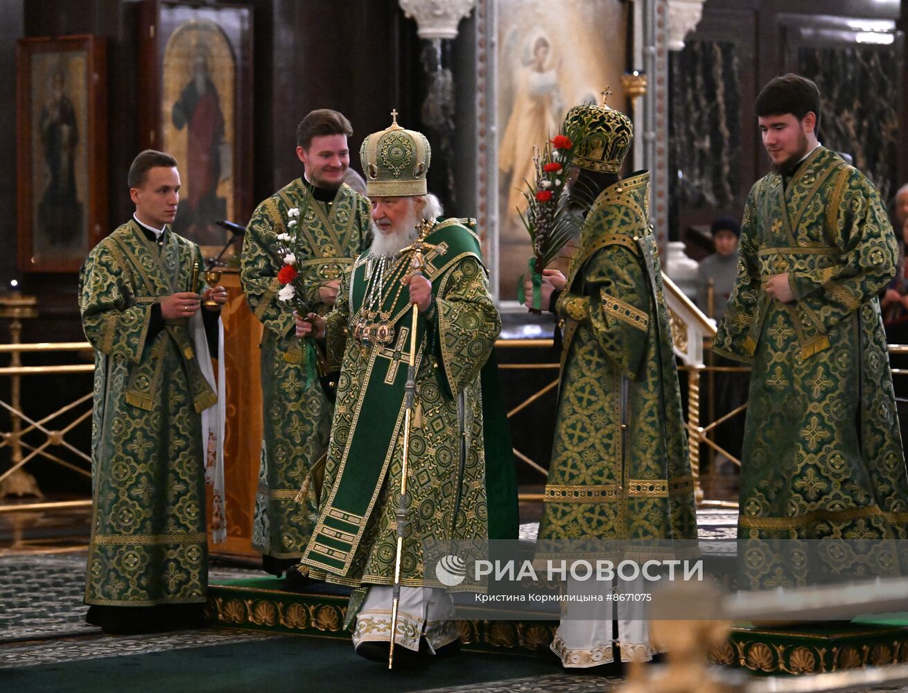 Освящение верб накануне Вербного воскресенья