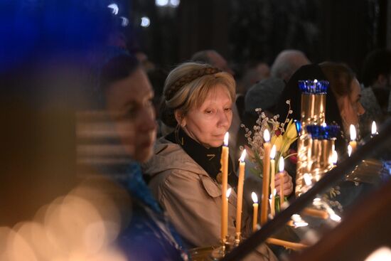 Освящение верб накануне Вербного воскресенья