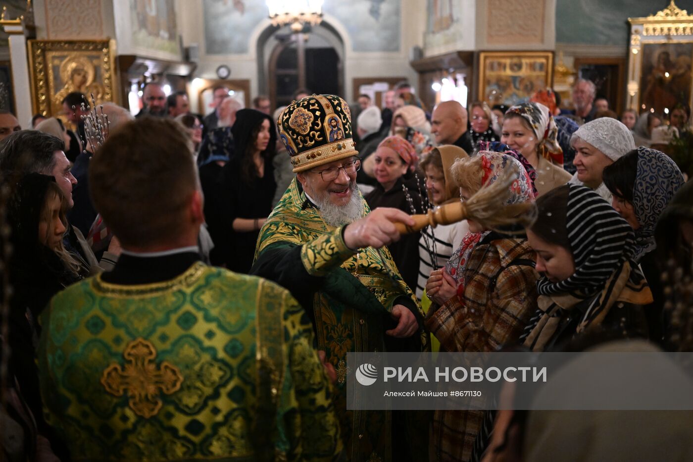 Освящение верб накануне Вербного воскресенья