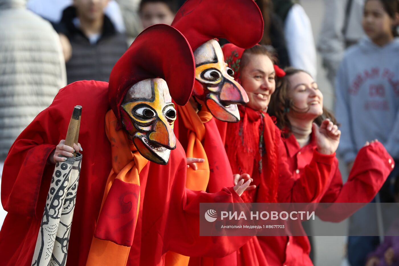 Выставка "Россия". Спектакль "Как Царь Петр чего-нибудь там"