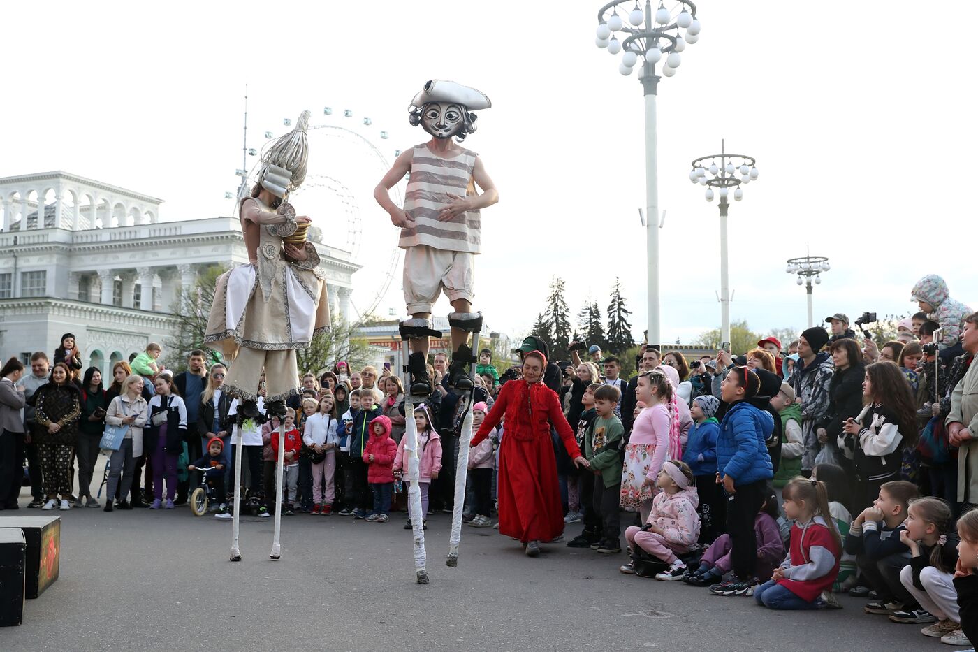 Выставка "Россия". Спектакль "Как Царь Петр чего-нибудь там"