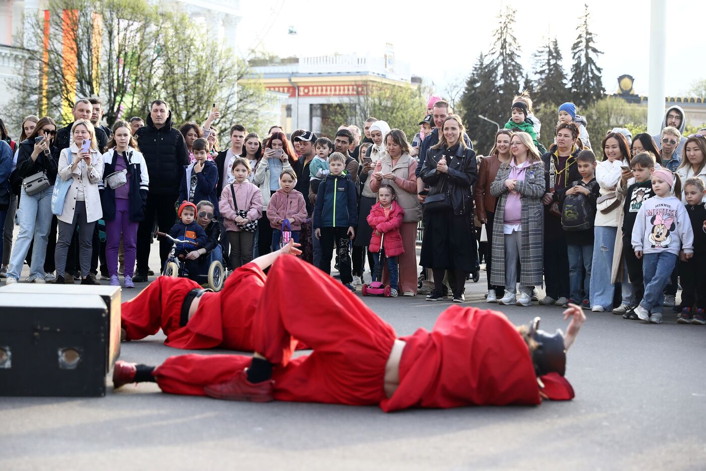 Выставка "Россия". Спектакль "Как Царь Петр чего-нибудь там"