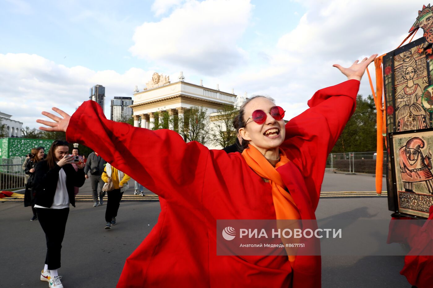 Выставка "Россия". Спектакль "Как Царь Петр чего-нибудь там"