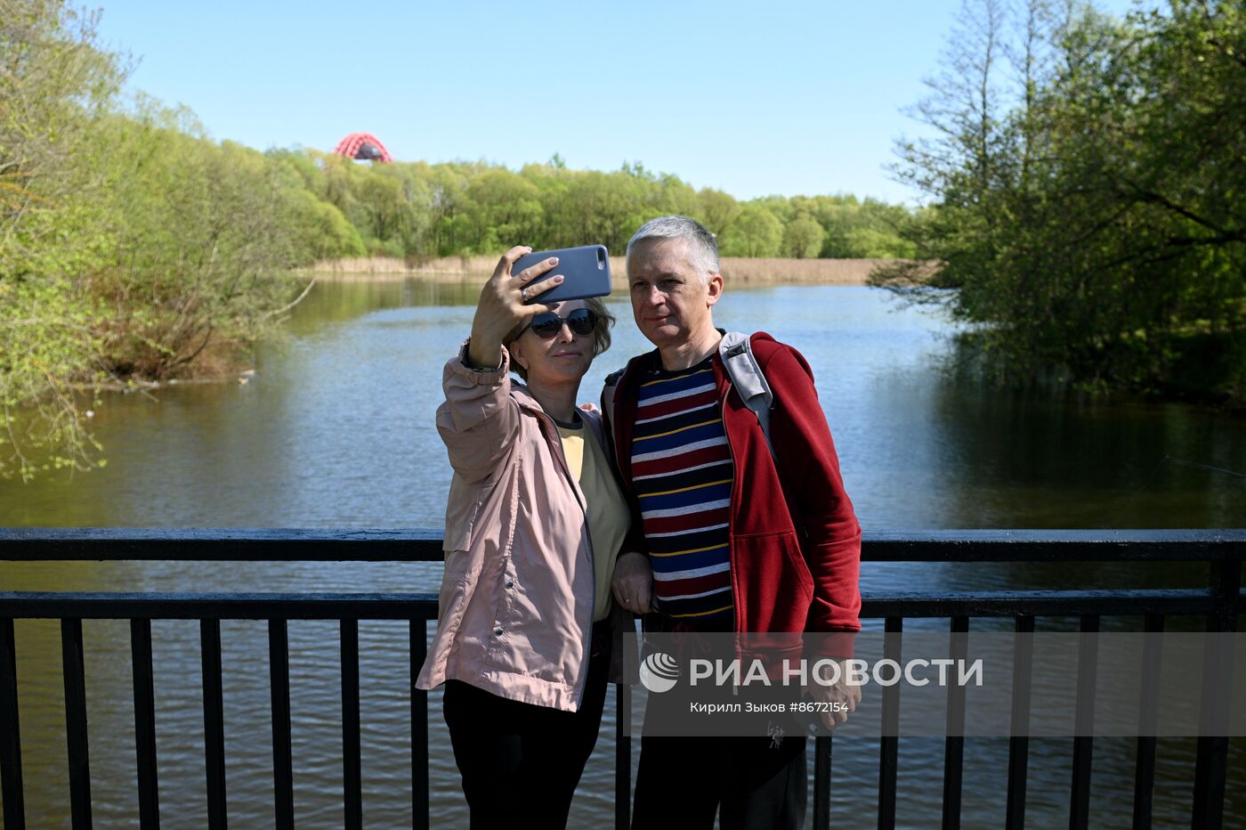 Отдых москвичей в Серебряном бору