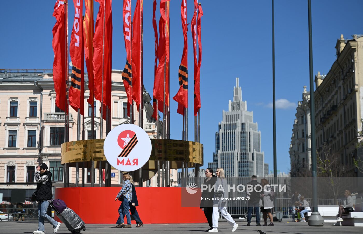 Праздничное оформление Москвы к Дню Победы