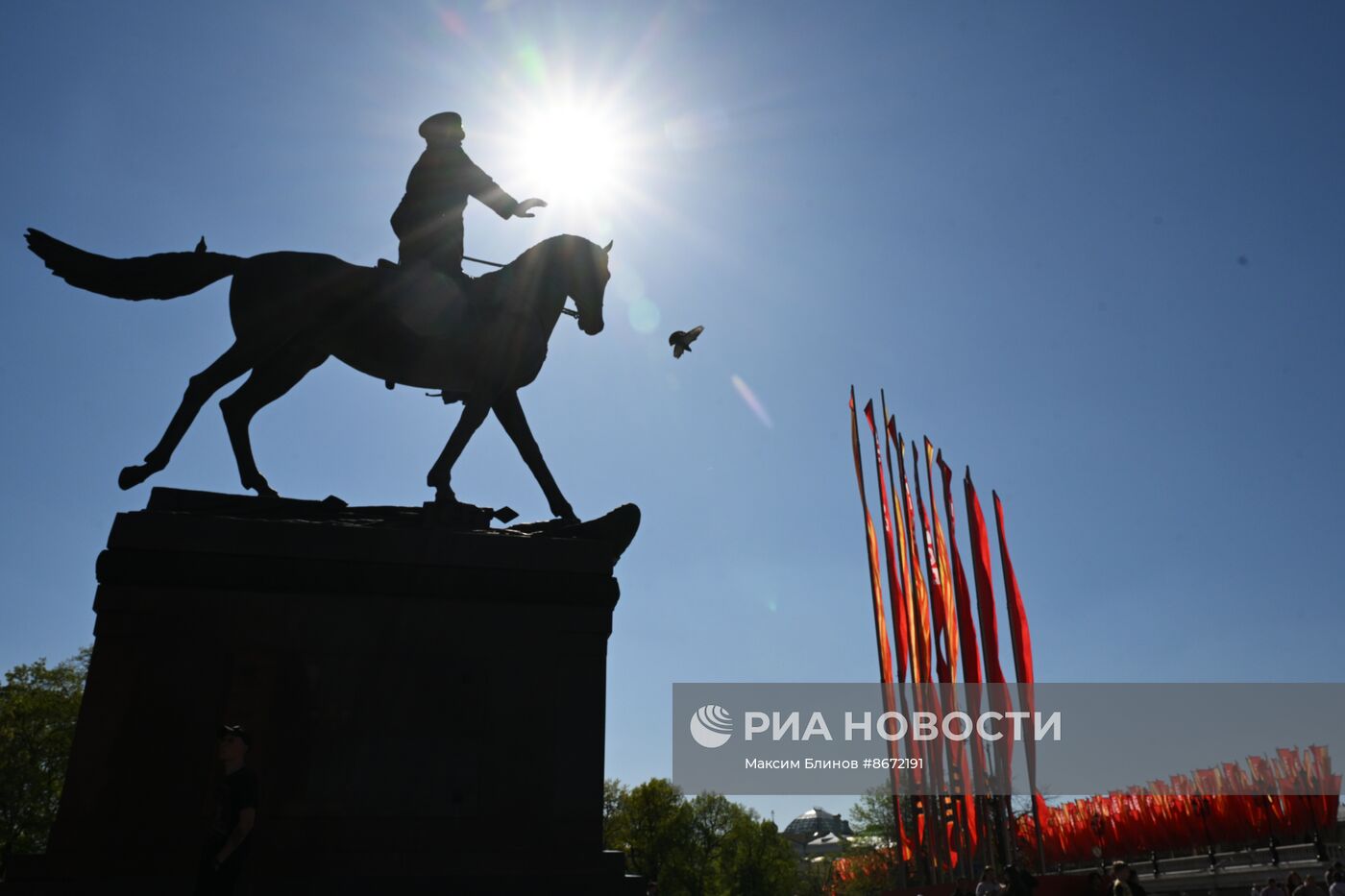 Праздничное оформление Москвы к Дню Победы