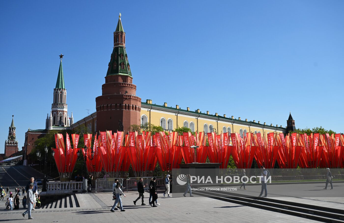 Праздничное оформление Москвы к Дню Победы