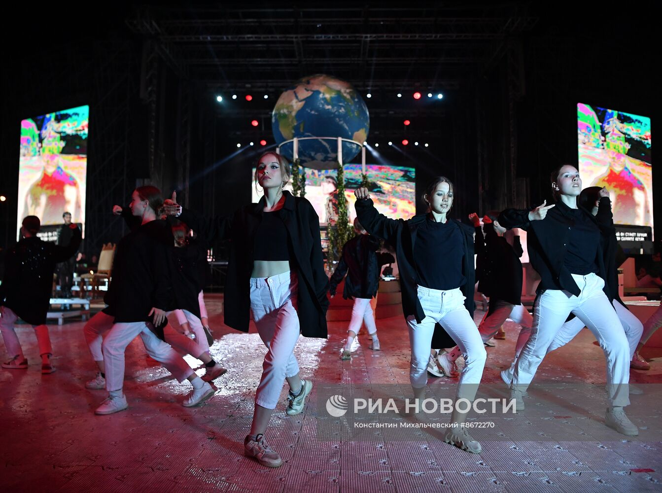 Закрытие смены в Артеке "Вечер перед расставанием"