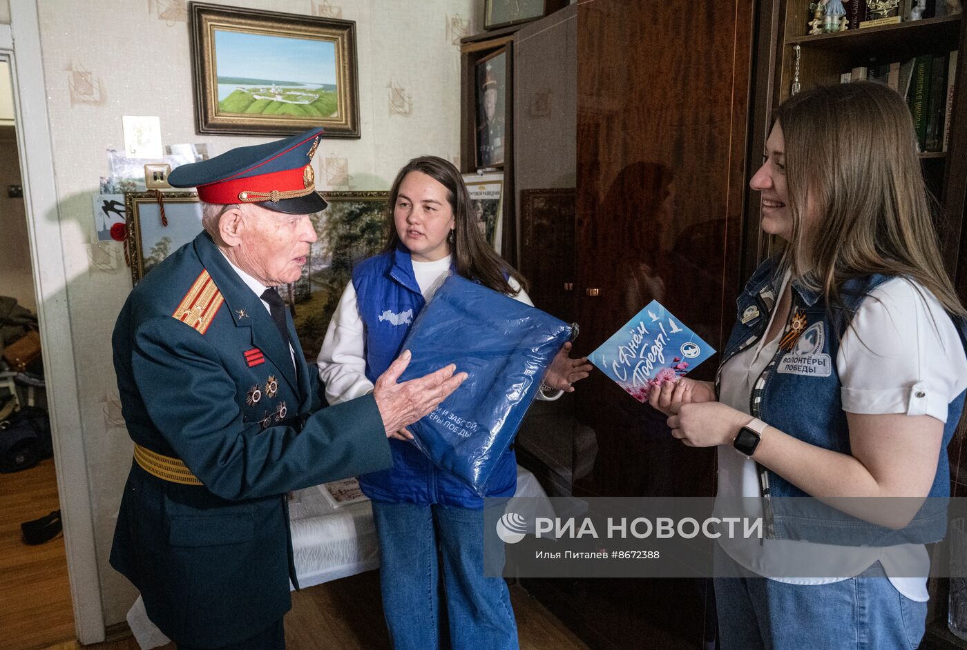 Поздравление ветеранов Великой Отечественной войны с Днём Победы