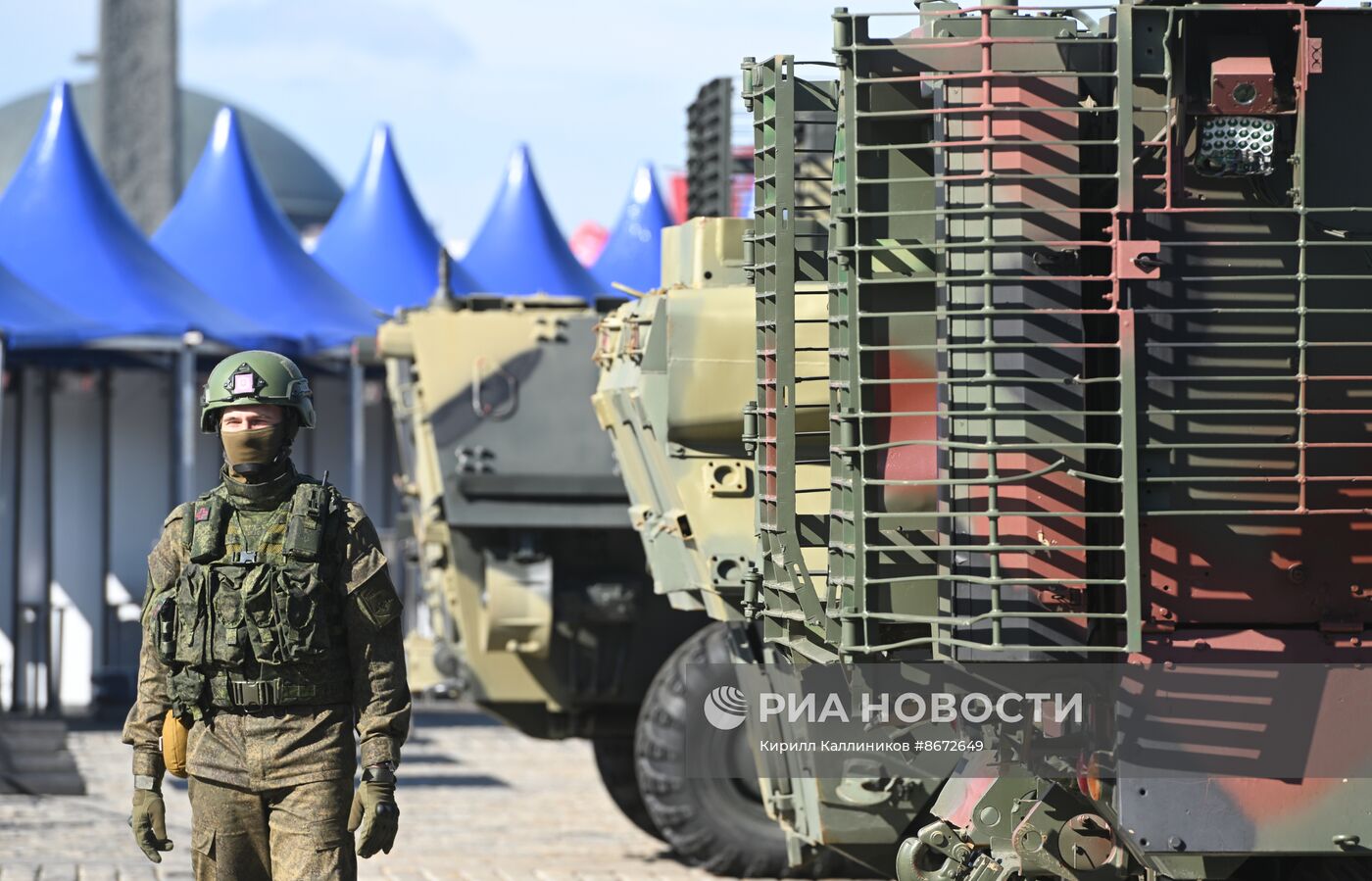 Выставка трофейного вооружения и техники на Поклонной горе