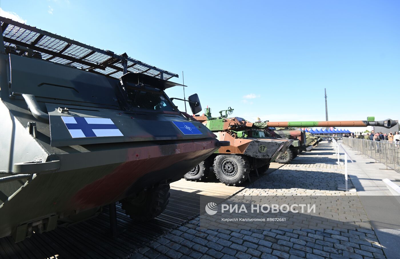 Выставка трофейного вооружения и техники на Поклонной горе