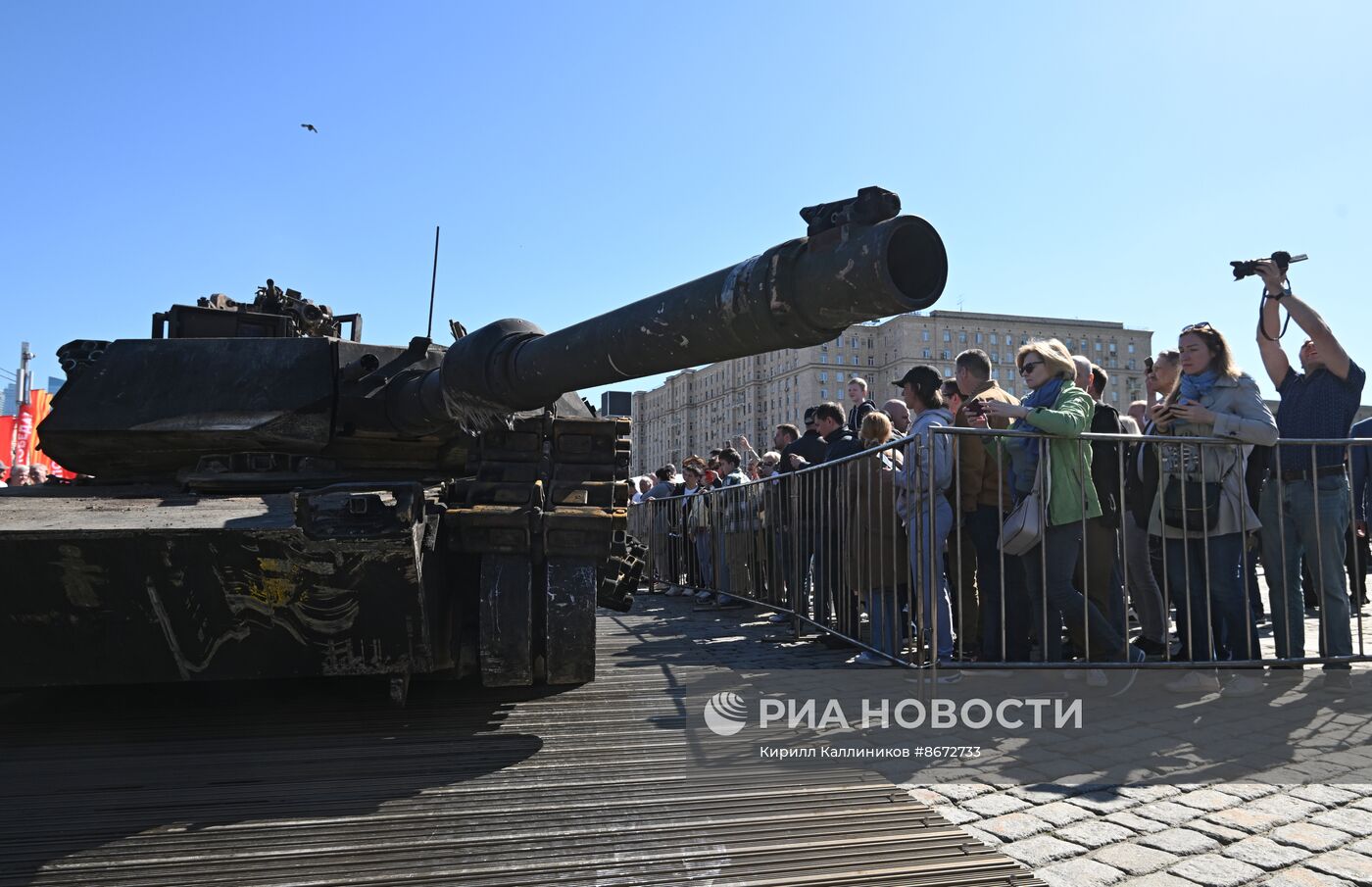 Выставка трофейного вооружения и техники на Поклонной горе