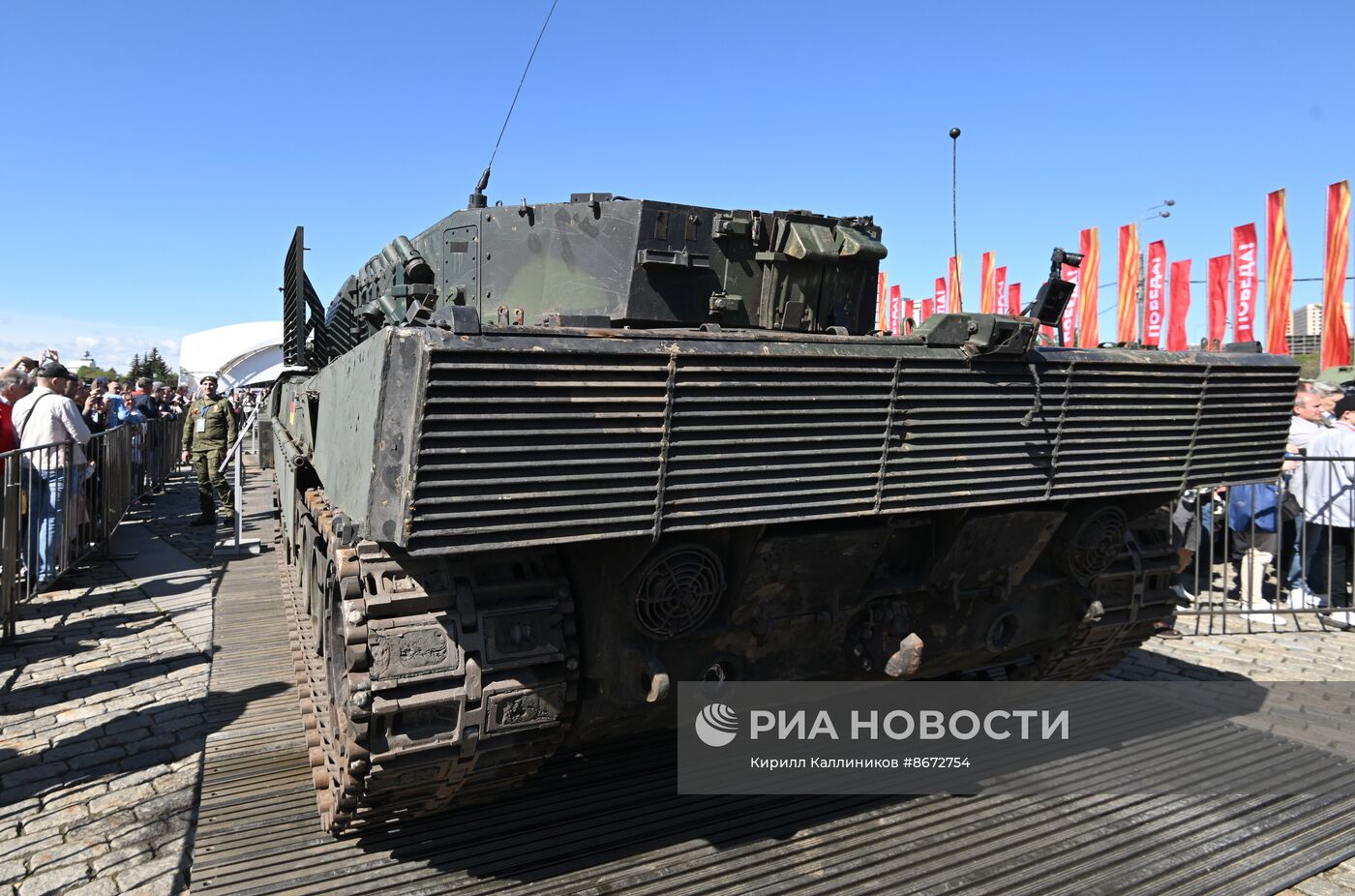 Выставка трофейного вооружения и техники на Поклонной горе