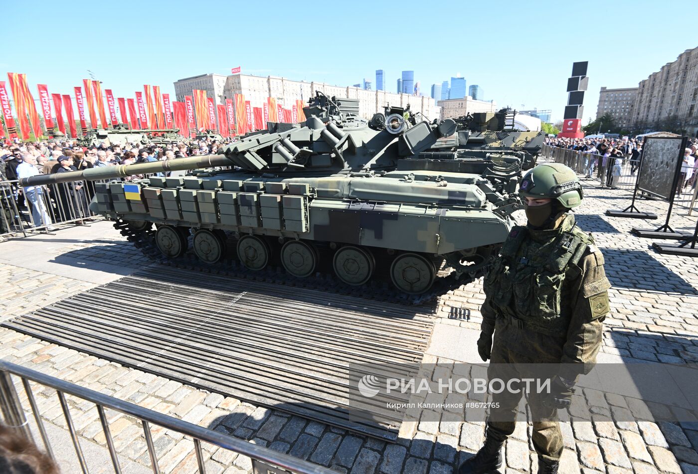 Выставка трофейного вооружения и техники на Поклонной горе
