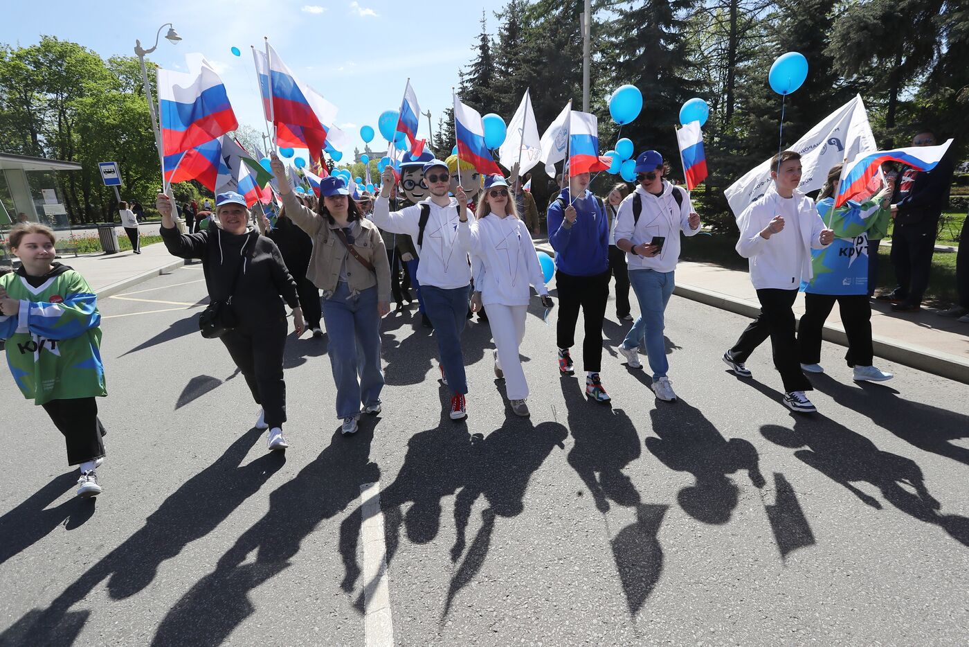 Выставка "Россия". Шествие и флешмоб "Труд крут"