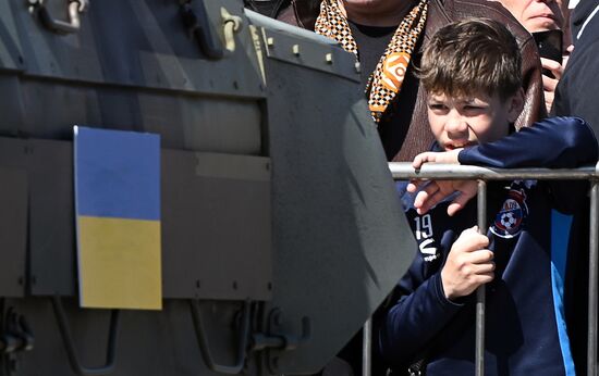 Выставка трофейного вооружения и техники на Поклонной горе