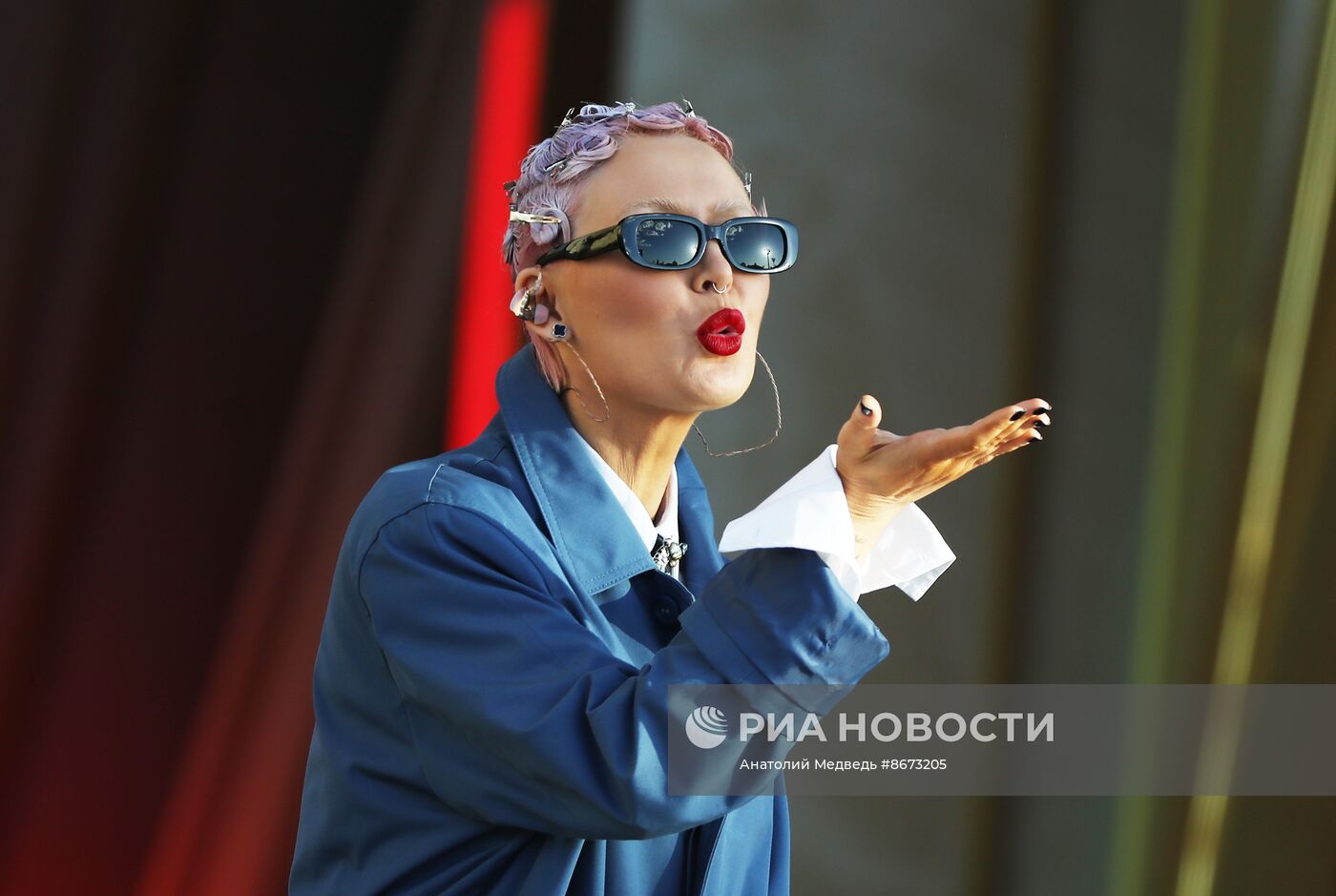 Выставка "Россия". Концерт "Мир. Труд. Май. Перезагрузка"