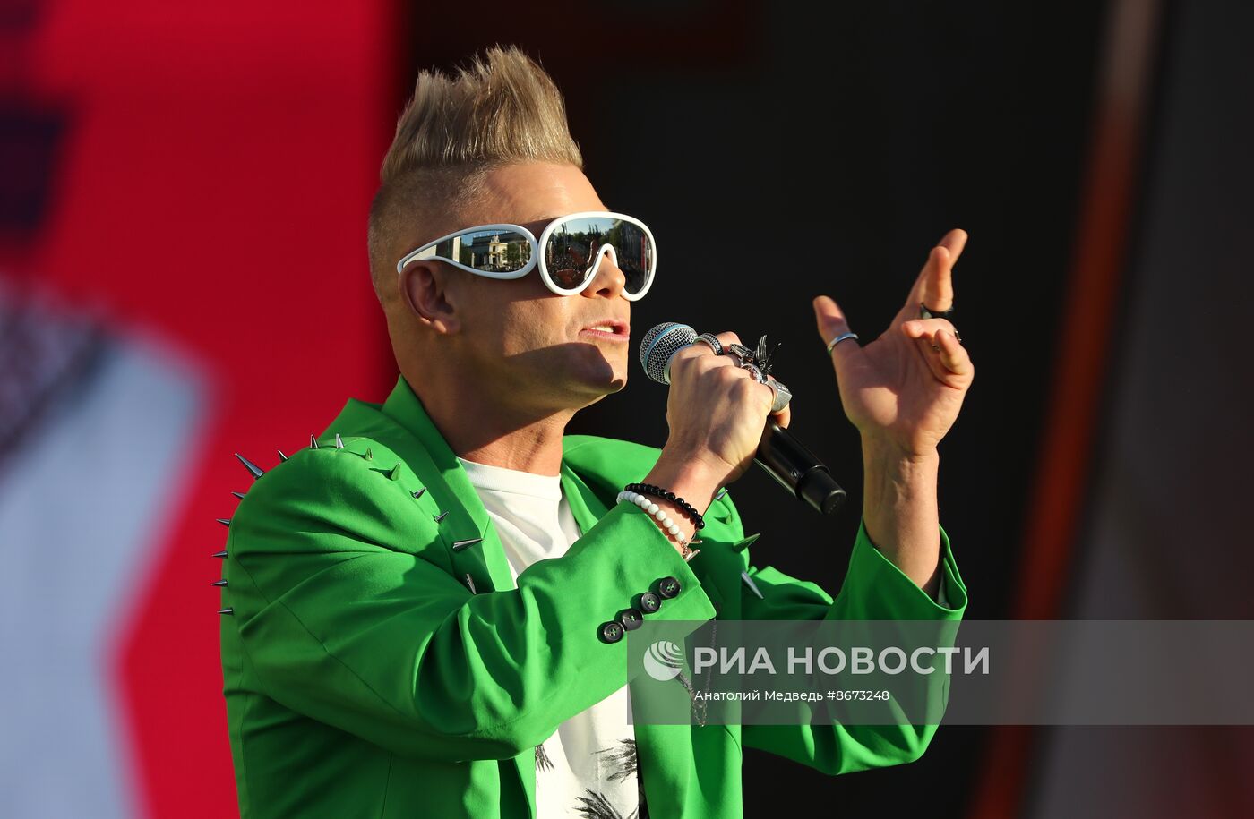 Выставка "Россия". Концерт "Мир. Труд. Май. Перезагрузка"