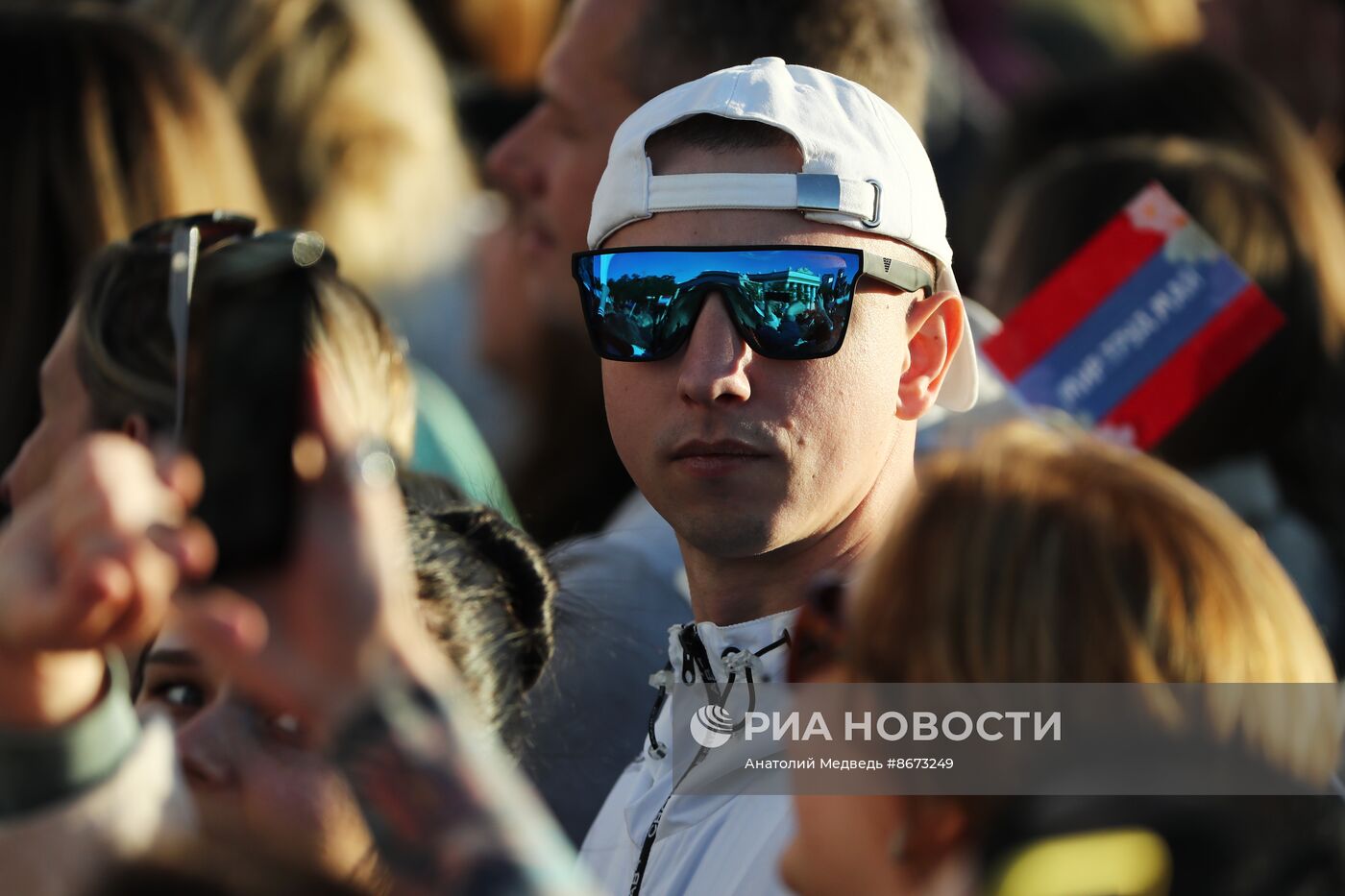 Выставка "Россия". Концерт "Мир. Труд. Май. Перезагрузка"