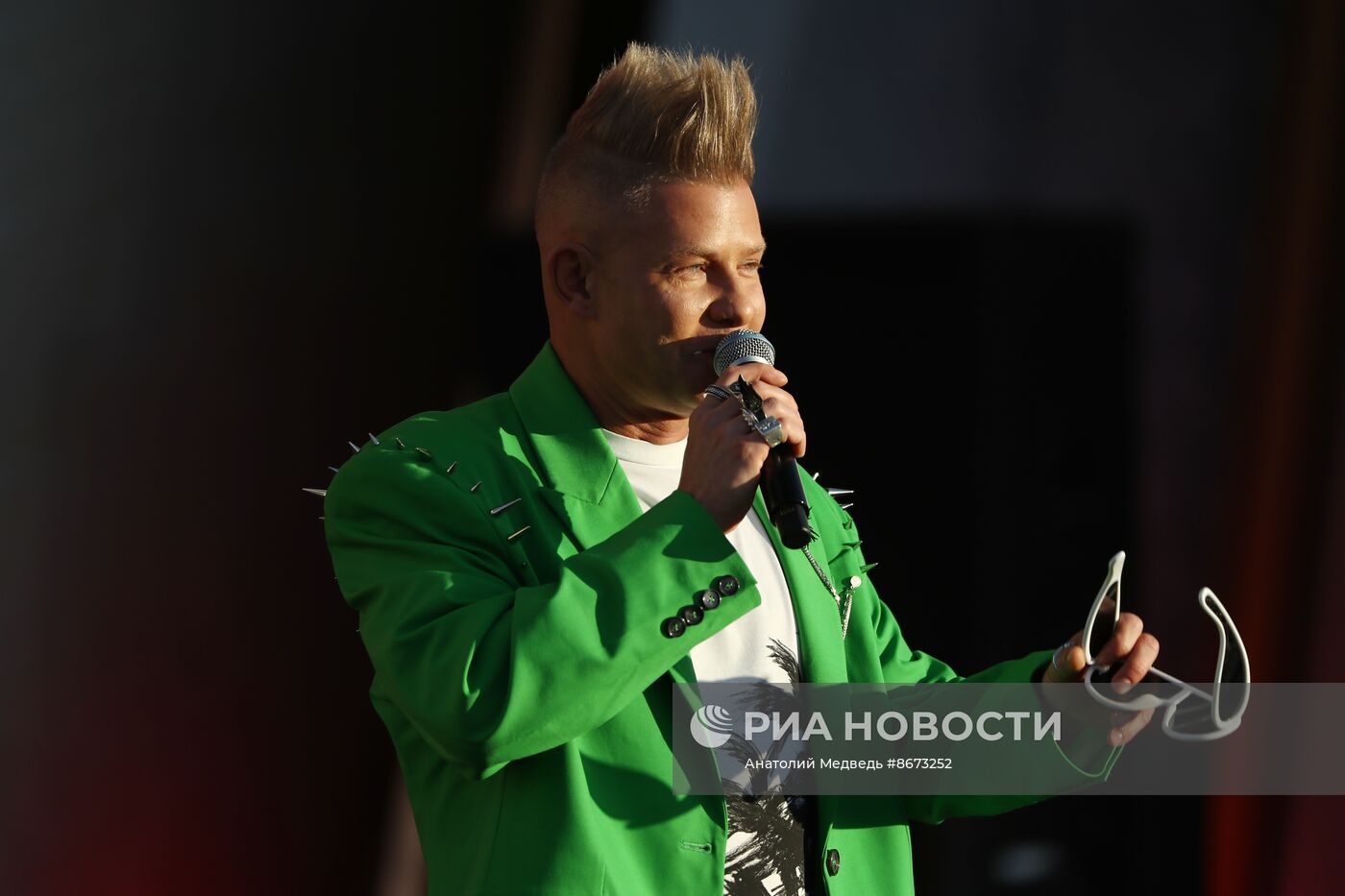 Выставка "Россия". Концерт "Мир. Труд. Май. Перезагрузка"