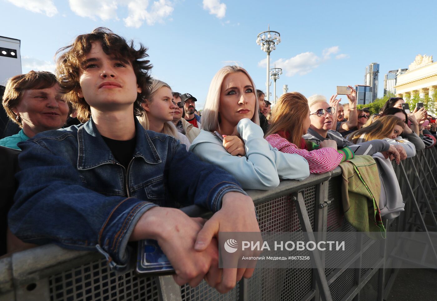 Выставка "Россия". Концерт "Мир. Труд. Май. Перезагрузка"