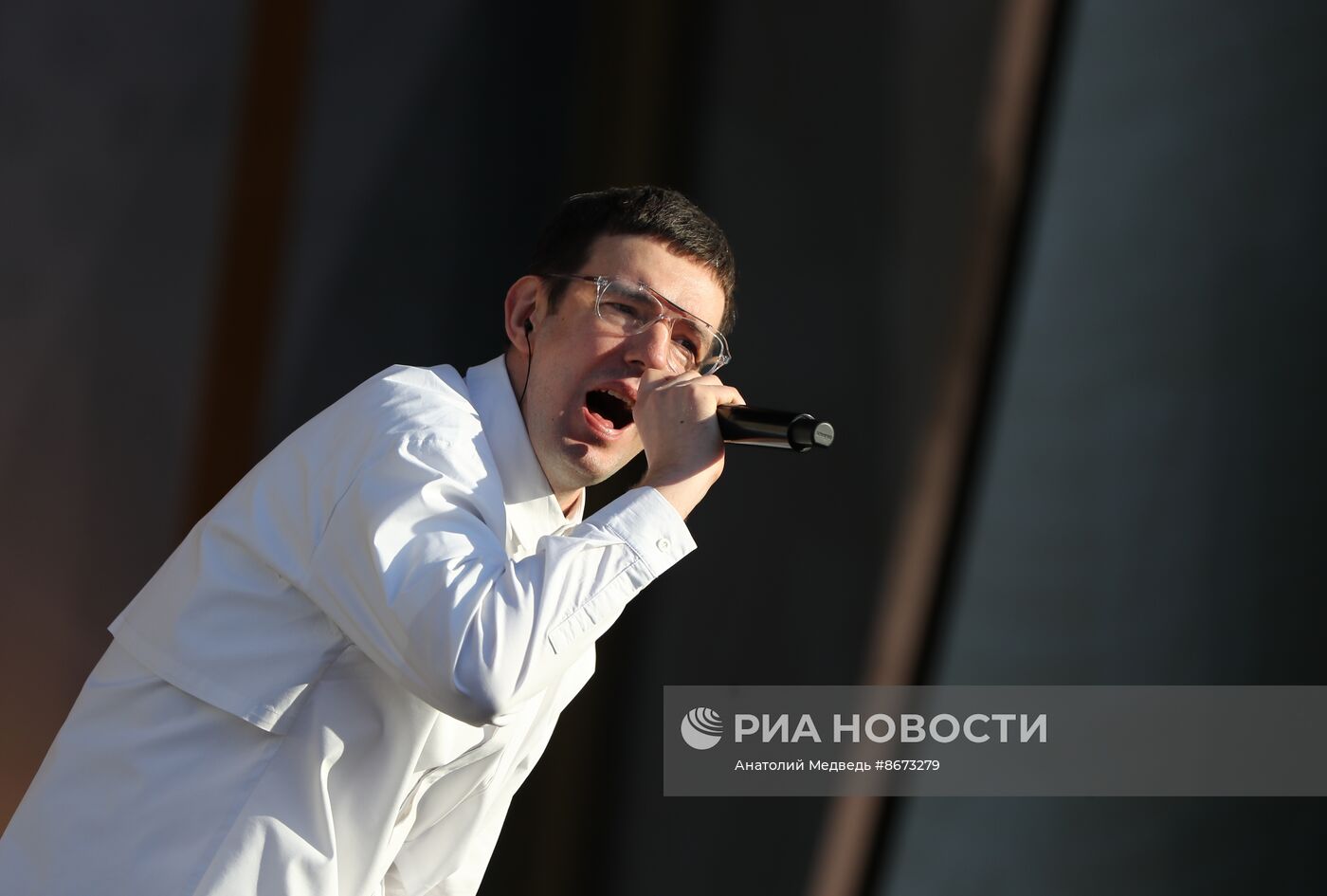 Выставка "Россия". Концерт "Мир. Труд. Май. Перезагрузка"