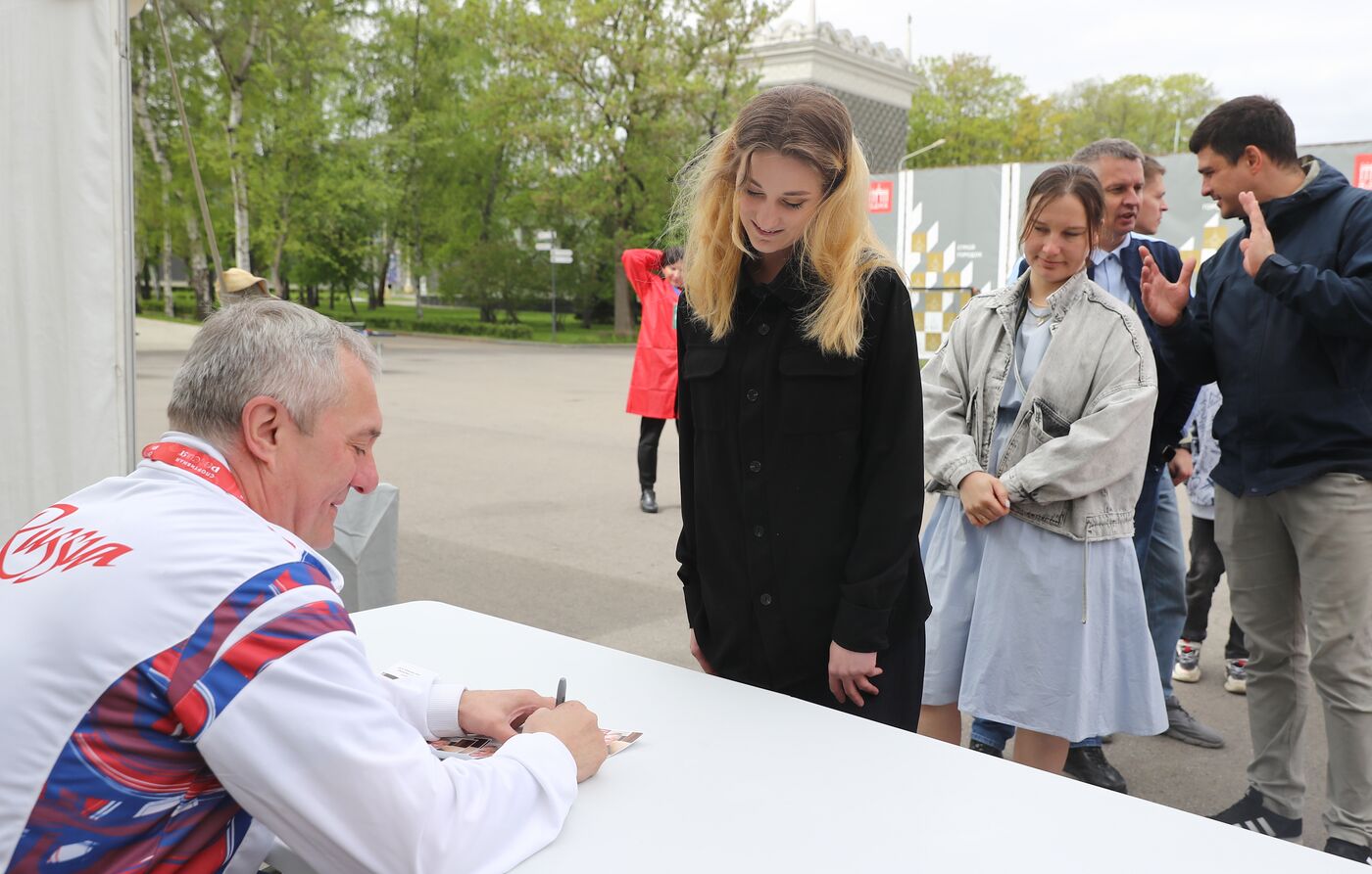 Выставка "Россия". Зарядка на площадке "Спортивная Россия" с Виктором Сосновским 